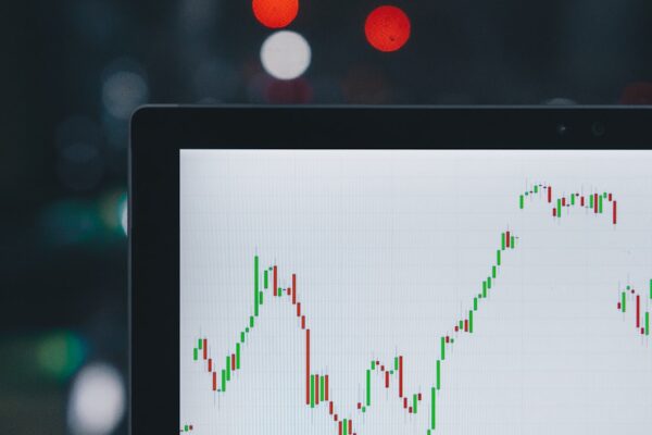 ETF Bitcoin spot USA grafico afflussi istituzionali sei settimane consecutive record