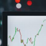 Grafico analisi on-chain Bitcoin con dati Realized Profit dei detentori pre-ETF durante il rally a $82.000