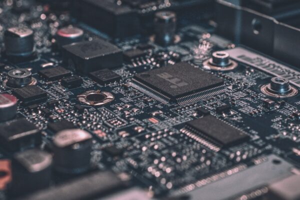 ETF Bitcoin holders mani di diamante - adozione istituzionale crescita ecosistema